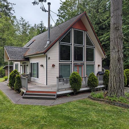 Fox Paws Luxury Cabin - Hot Tub, Fire Pit & Pines! Hansville 外观 照片